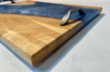 Load image into Gallery viewer, Maple and Iceburg Blue Charcuterie Board
